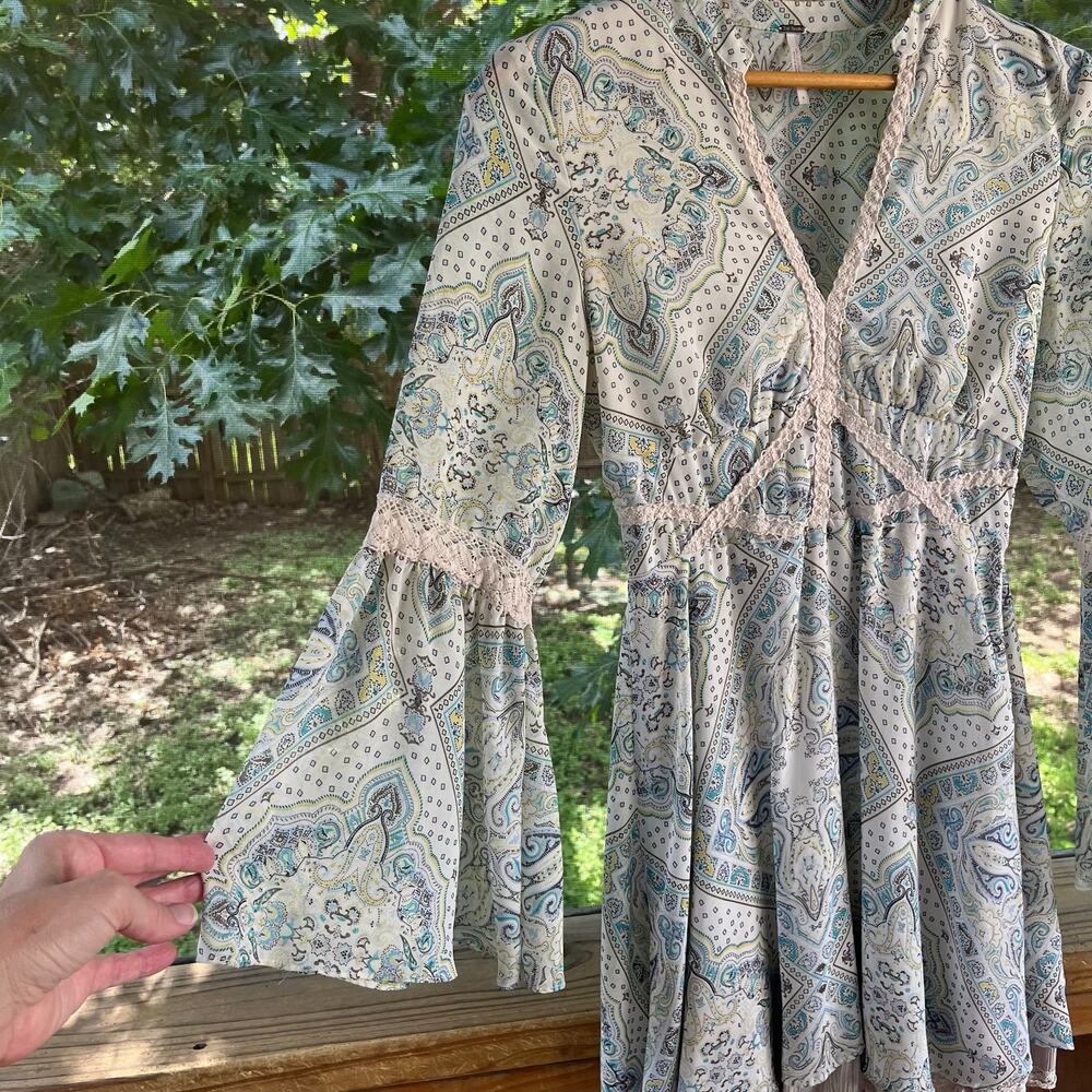 Free People Paisley Moonlight Mini Dress Long Bell Sleeves Blue Printed Size 4 - Picture 4 of 7